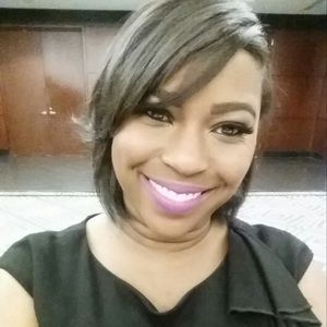 Meet your Posher, Lacretia