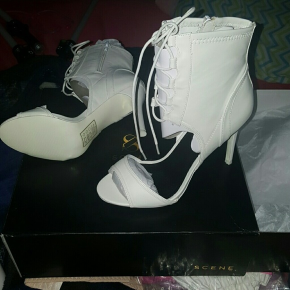 Nwot white lace up 4.5 in heels