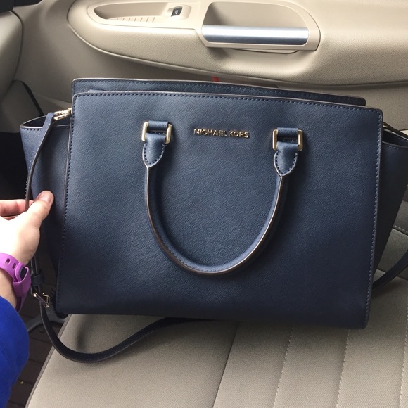 Michael Kors navy blue handbag!