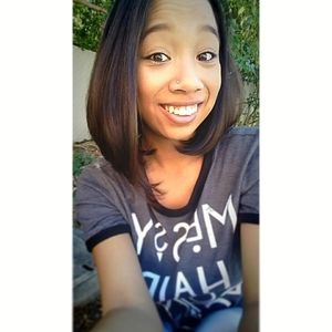 Meet your Posher, Deonna