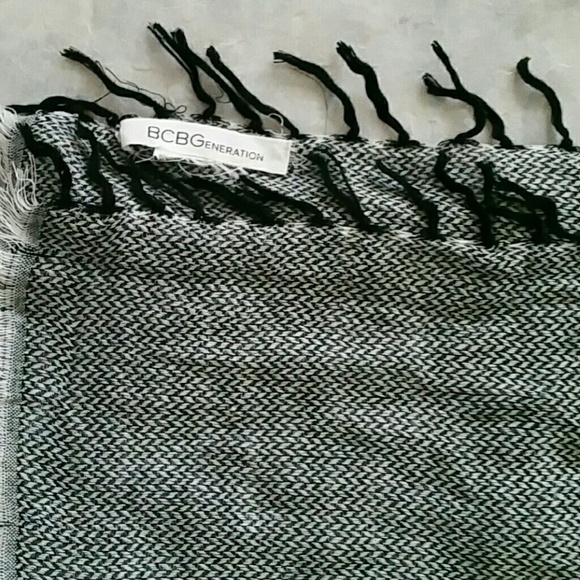 BCBGENERATION scarf - Picture 3 of 6