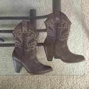 Rue 21 cowgirl boots