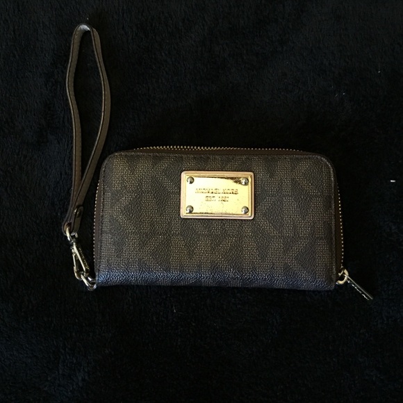 Michael Kors Wallet - Picture 1 of 4