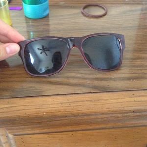 Maroon polarized sunglasses