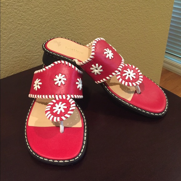 Super cute red sandals ❤️