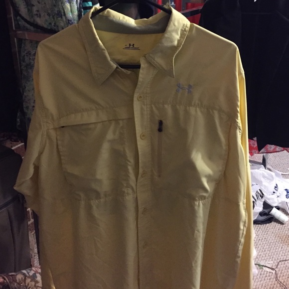 Men's Under Armour shirt