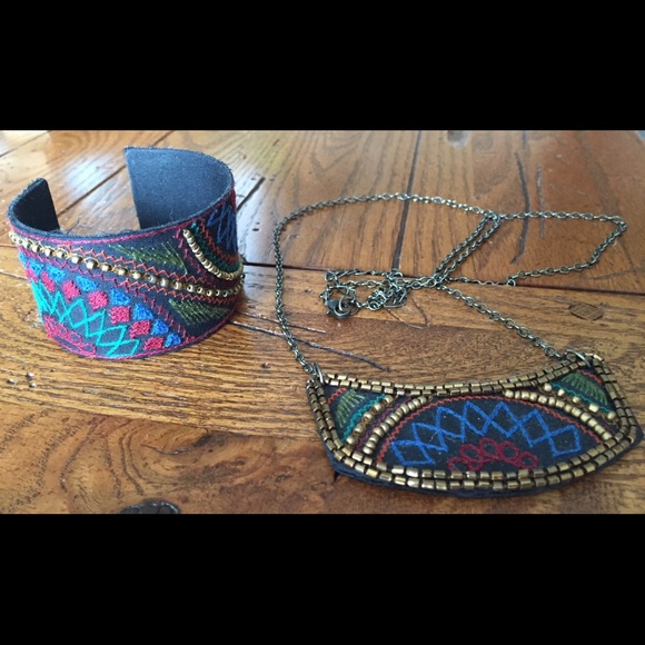 Brand new necklace & bracelet set.