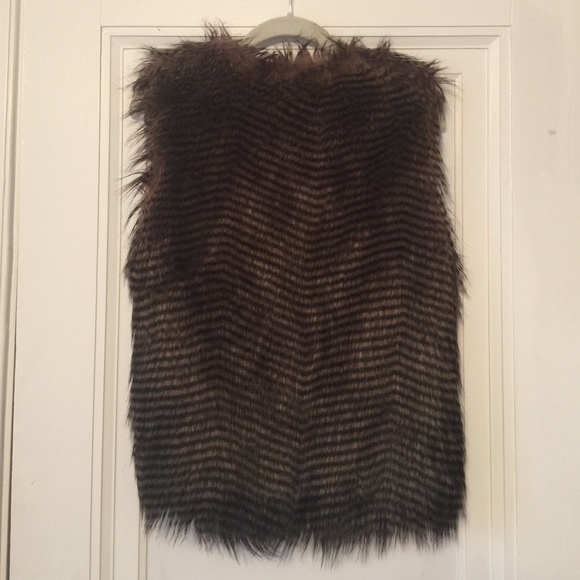 Jack by BB Dakota Faux Fur Vest - Picture 3 of 4