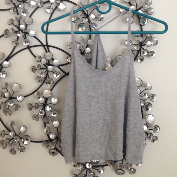Super cute gray crop top!!