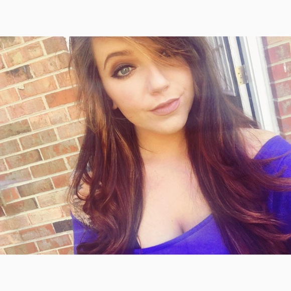 Meet your Posher, Kayla