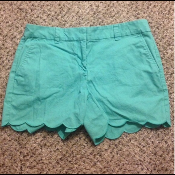 Scallop Mint Shorts
