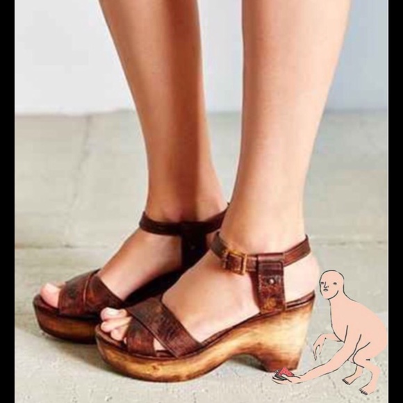 Freebird Cape in Tan