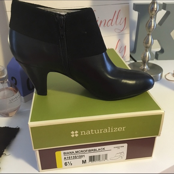 Naturalizer Booties