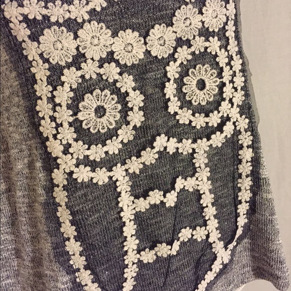 LAST ONE! •Owl tank• - Picture 4 of 4