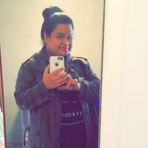 Meet your Posher, Caroline