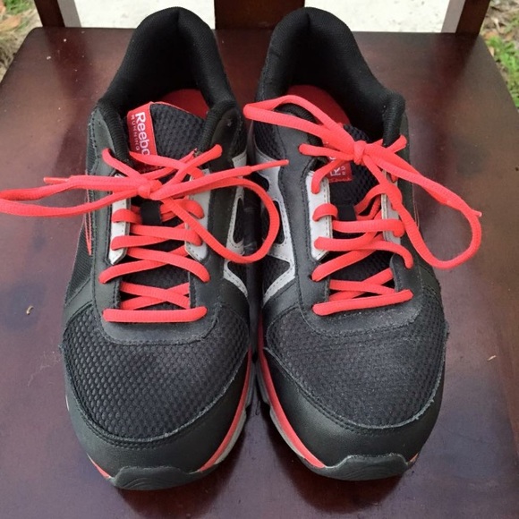 Black & Red Reeboks - Picture 3 of 3