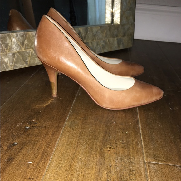 Aldo camel pump