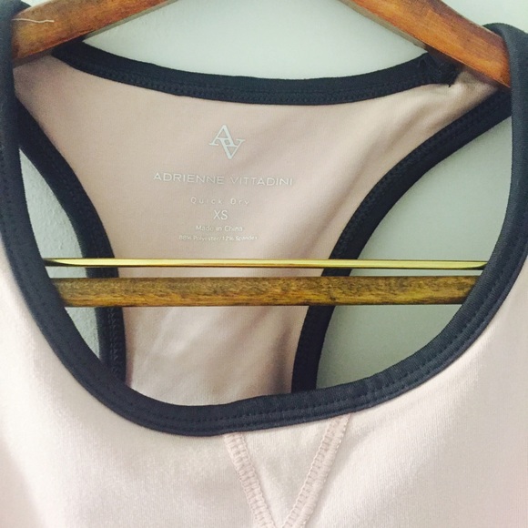 Adrienne Vittadini workout top - Picture 3 of 3