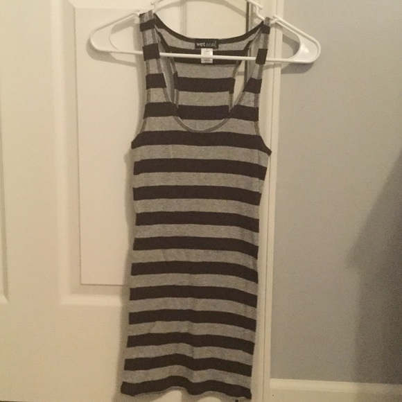 Wet seal tank top