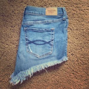 Abercrombie & Fitch cut off shorts