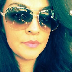 Meet your Posher, Maira