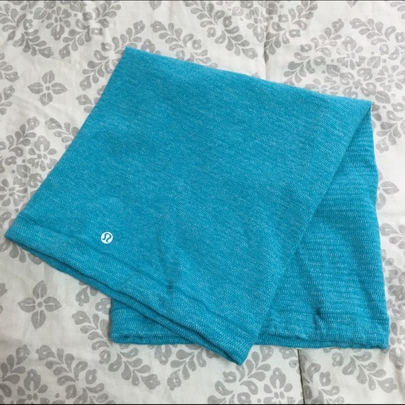 Lululemon run and done neck warmer