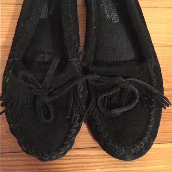 Black Minnetonka Moccasins