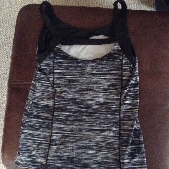 Work out top - Picture 2 of 2