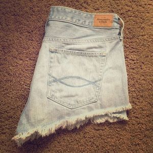 Abercrombie & Fitch cut off shorts