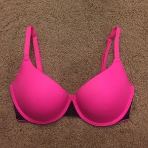 Pink Victoria's Secret push-up bra  32DD
