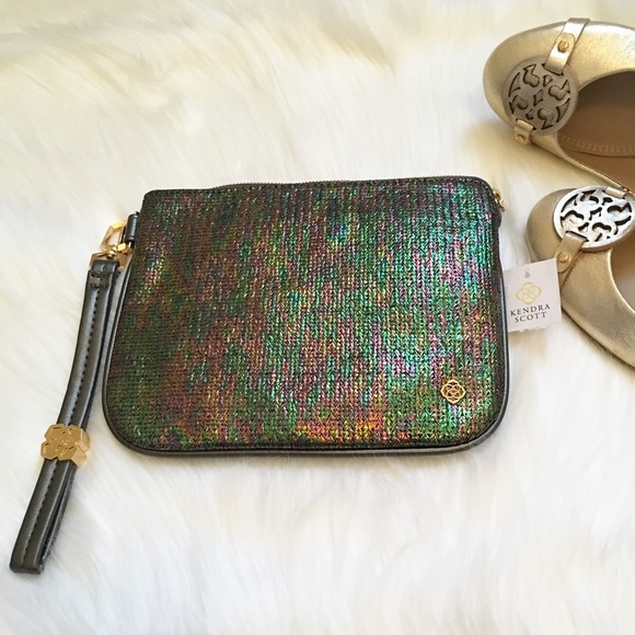Kendra Scott Handbags - 🎉HP NWT Kendra Scott Iridescent Medium Wristlet