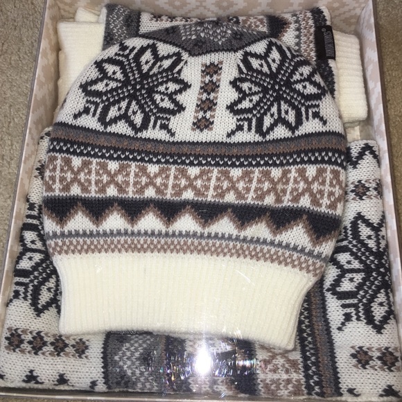 Muk Luks Accessory Package!!!