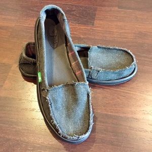 Sanuk Shorty Sidewalk Surfer Gray Black Flats