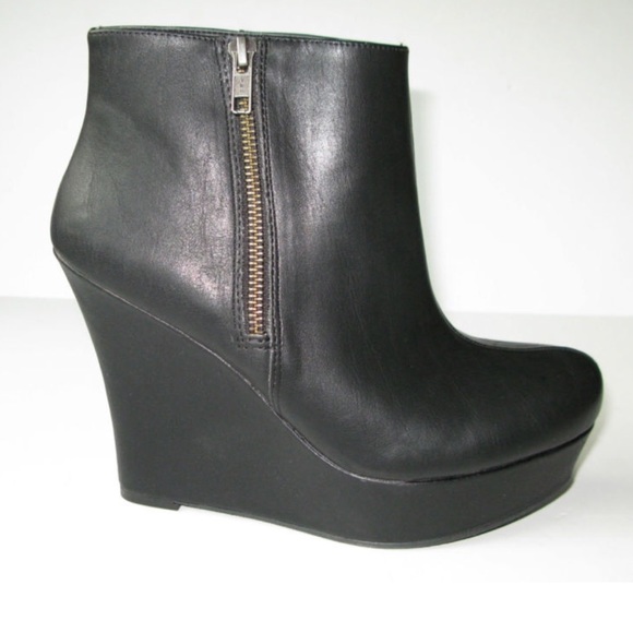 Mossimo Wedge Platform Boot! Best Offer!