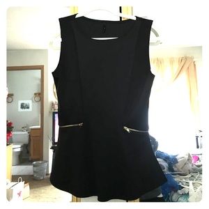 Sleeveless elegant top
