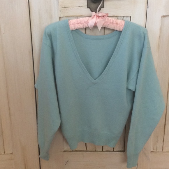 Ralph Lauren cashmere M Sweater in soft turquoise.