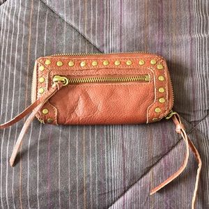 Linea Pella wallet