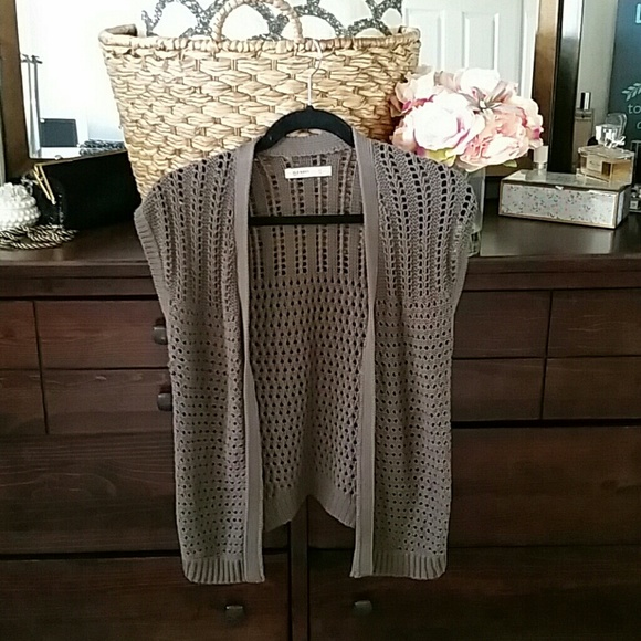 ❤SOLD❤ $5 SALE Shorts leve cardigan