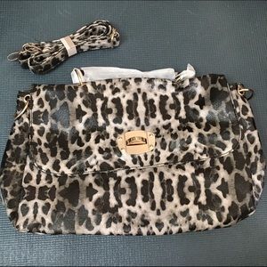 Faux leather leopard Purse
