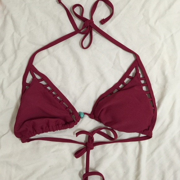 Maroon H&M triangle top
