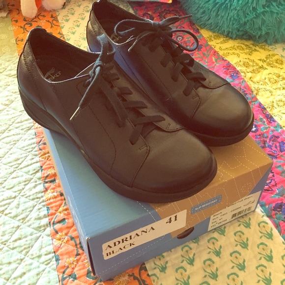 NEW Black Dansko Oxford shoes
