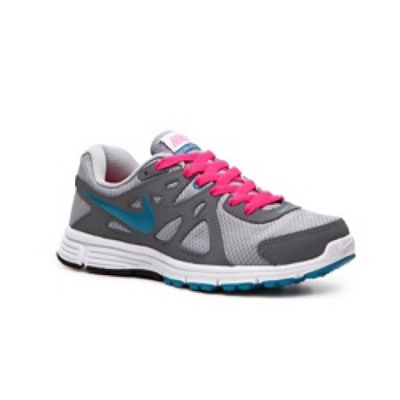 Nike Revolution 2 Lightweight Running Shoe Women