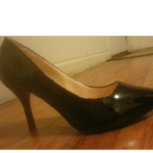 Black pumps!