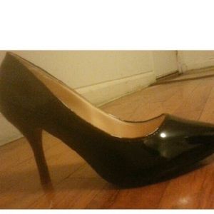 Black pumps!