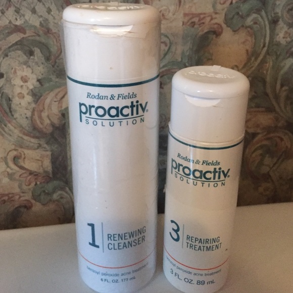 Proactive Renewing Cleanser & repairing treatment
