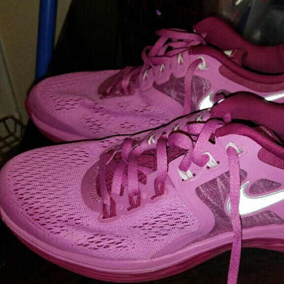 Nike lunar lion dark pink size 11