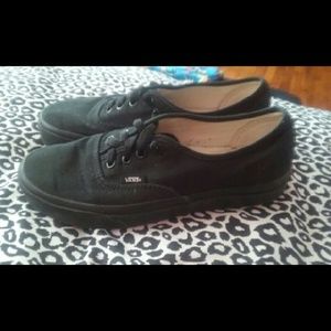 All black Vans