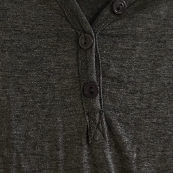 Basic grey tee - Picture 2 of 2
