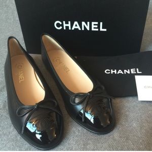 Chanel cap toe flats