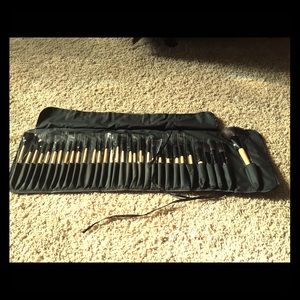32 Piece Vander Makeup Brush Set